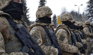 300公里外突遭空袭！波兰地板厂被炸背后：7人重伤、8个月重建期、50亿投资悬了