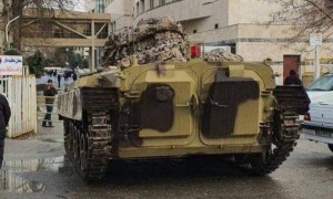 哈梅内伊被逼到绝境，伊朗叛军开始行动，美国使出诱敌之计