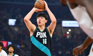 杨瀚森上5分钟送2分1板1助1帽 后三节枯坐板凳