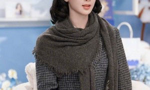 杨紫被问及如何算爱自己 脱口而出：少吃、多睡、戒色