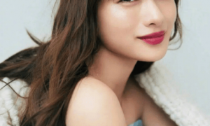 石原里美3年生2娃复出当女主播！38岁她美若惊艳少女