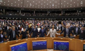 荷兰德国军队撤离，北约酝酿更大规模行动