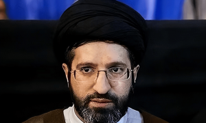 伊朗内部传出消息：哈梅内伊躲入地堡，三儿子出面与外界联系