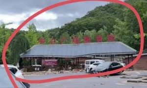 洛阳一景区有游客被洪水冲走失联3天，家属急寻称孩子哭着找爸爸，应急局：正搜救核实