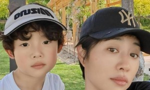 她是上海人民的骄傲，嫁大12岁恩师为妻，如今丈夫已是北影院长