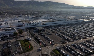 特斯拉转型，“擎天柱链”倚重中国？马斯克：未来营收规模或可达10万亿美元