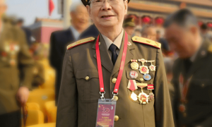 周尔均同志逝世