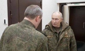 牛弹琴：普京突然穿上了军装