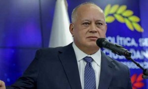 委内瑞拉防长宣布全面战备，特朗普威胁委代总统：若不正确行事，将付出更惨痛代价