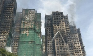 香港政务司司长陈国基：安全起见，应尽快推进金属棚架取代竹棚架