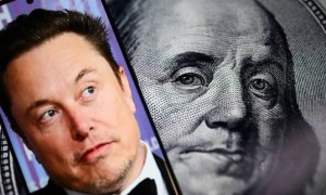 马斯克成为史上首位身家超7000亿美元富豪，千亿美元薪酬方案获恢复