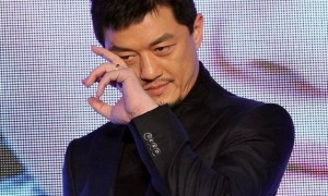 离婚仅两个月，54岁的李亚鹏传来“噩耗”，真让海哈金喜说对了