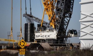 马斯克：暂时搁置火星计划，重点转向建造月球城市