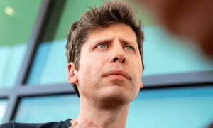 奥特曼摊牌：别再比模型跑分了，苹果才是真宿敌