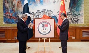 王毅：我们从不认为哪一个国家可以充当国际警察，也不认同哪一个国家可以自诩为国际法官