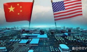 原创 
            又出2名内鬼，损失巨大！北京屹唐半导体的两名核心研发骨干，前脚刚从公司离职，后脚就转身投奔了美国的应用材料公司。这两人最离谱的操作，是把在老东家研发出的“等离子体源”核心技术，转头就拿去申请了个人专利，甚至还大大方方签上了自己的名，目前屹唐半导体已经正式向法院提起诉讼了。这起看似普…