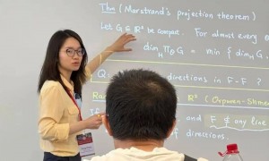 韦东奕，已获评副教授