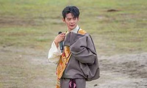 因欠税3.4万余元被公告，丁真名下工作室回应